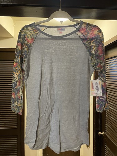 NWT LuLaRoe Size XS Randy Top Shirt