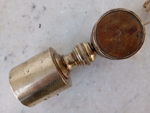 Bloque de nivel vertical Bob Mason de plomada cilindro pequeño de 2,5" de latón de colección con anillos de latón - Imagen 9 de 16