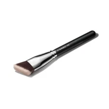 MAC 171S Smooth-edge All Over Face Brush Synthetic Fibre Contouring Brush