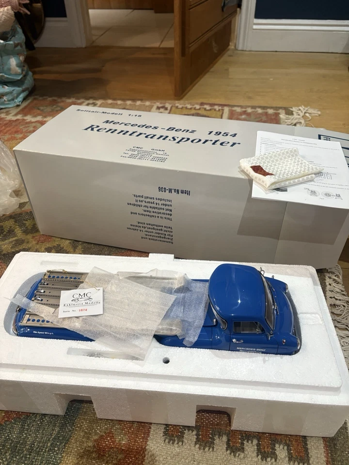 CMC M-036 Mercedes Benz 1954 Renntransporter Car Transporter 1:18 Scale - image 3 of 4