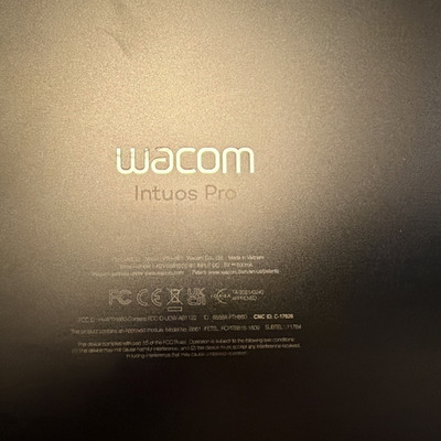 Wacom Intuos Pro PTH-860 USB Graphics Tablet Black 16.81 x 11.18in