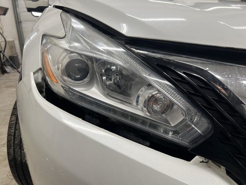 Passenger Headlight Halogen Chrome Upper Housing Fits 15-17 MURANO 235565