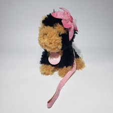Gund Justice Pet Shop Macy Yorkie cane mini peluche rosa collare fiocco guinzaglio e etichetta con nome