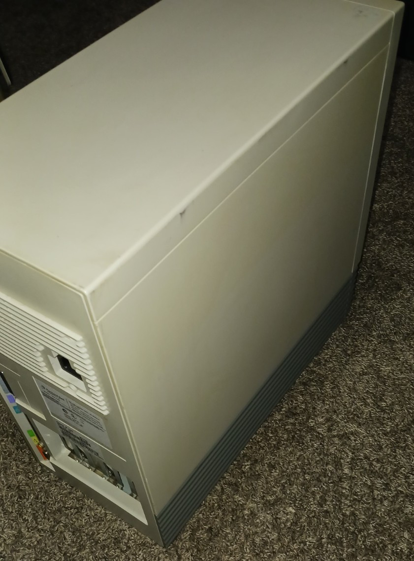 Packard Bell E153 Vintage Desktop Computer with Pentium Processor 
