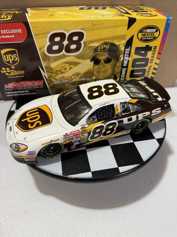 Dale Jarrett #88 UPS Nextel temporada inaugural revendedor exclusivo 1/24 fundido - Imagem 4 de 4