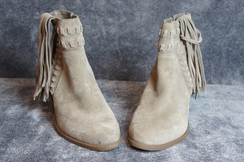 Jessica Simpson Women's Gray Ankle Boots Size 7 With Fringe Tassels - Picture 3 of 11