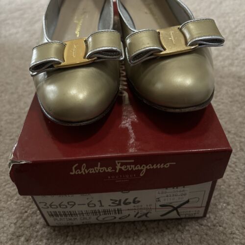 Vintage Salvatore Ferragamo Gold ""Lillaz"" Lederschuh mit Karton Größe 8 AA - Bild 2 von 9