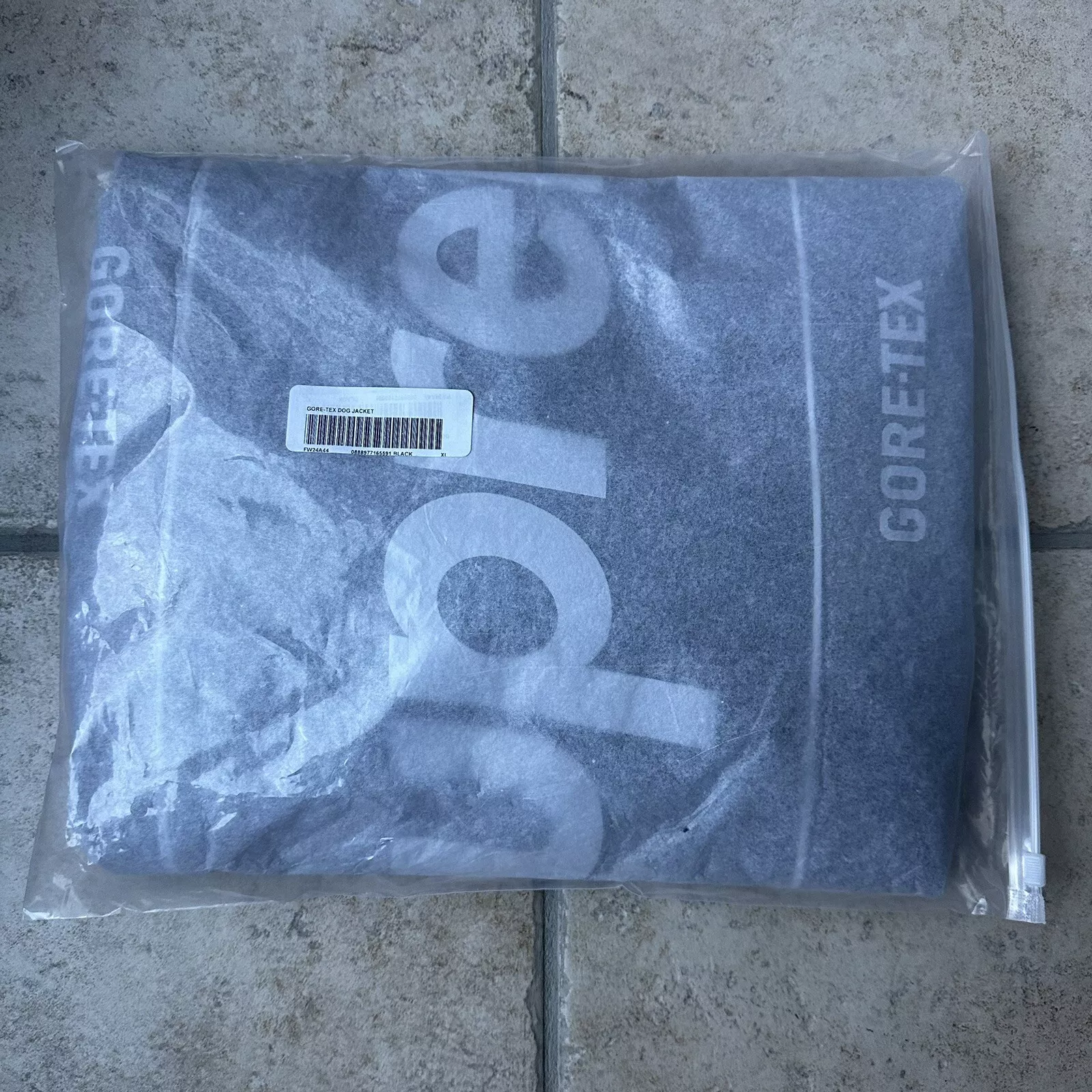 Veste chien Supreme GORE TEX noire taille XL neuve en main