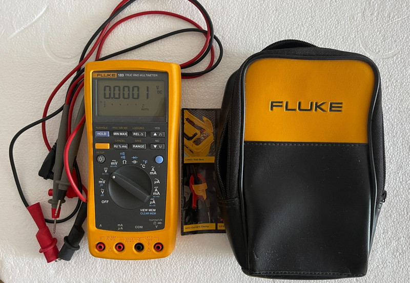 Fluke 189 True RMS Multimeter With Leads and bag