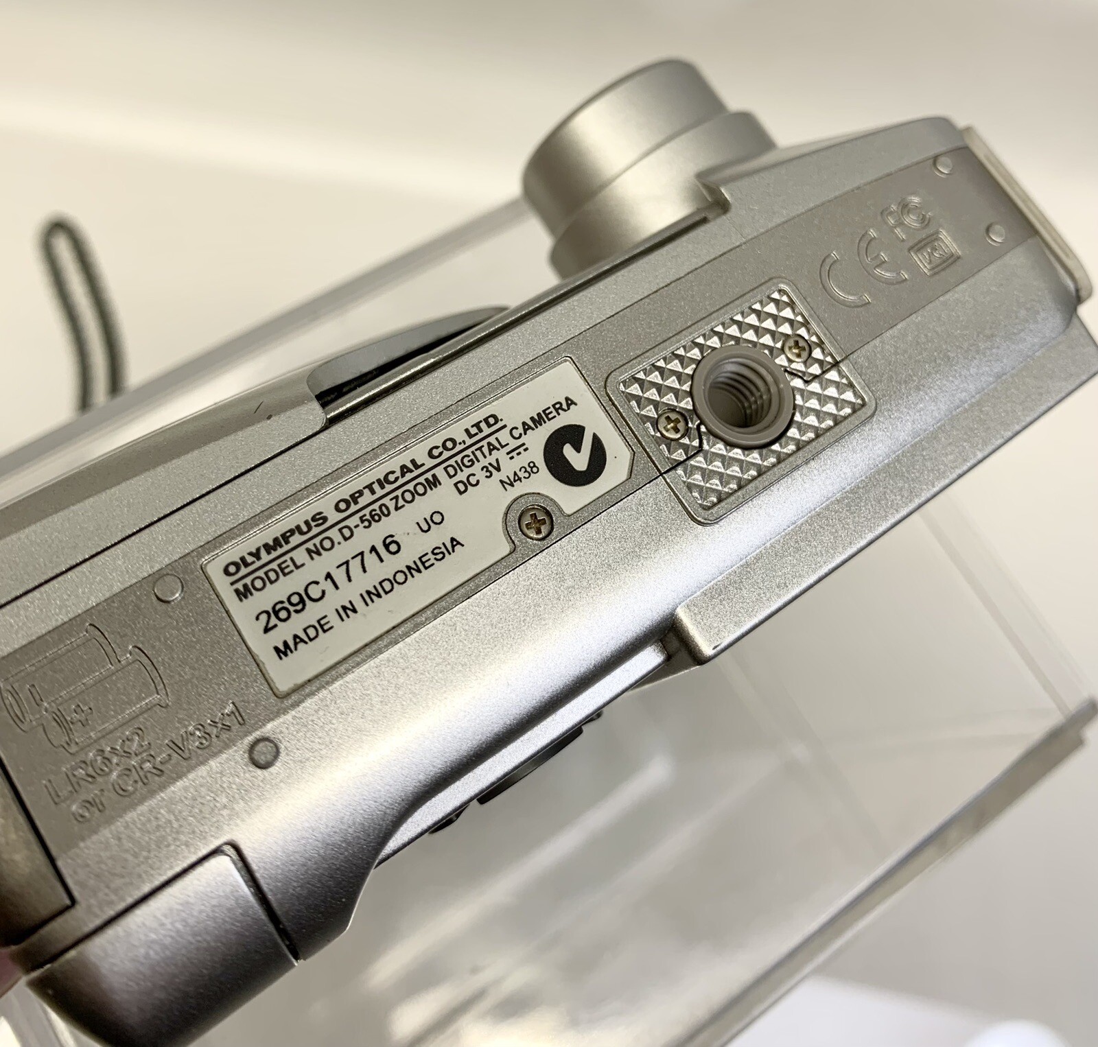 Olympus CAMEDIA D560 Zoom 3.2MP Digital Camera Silver With Box And