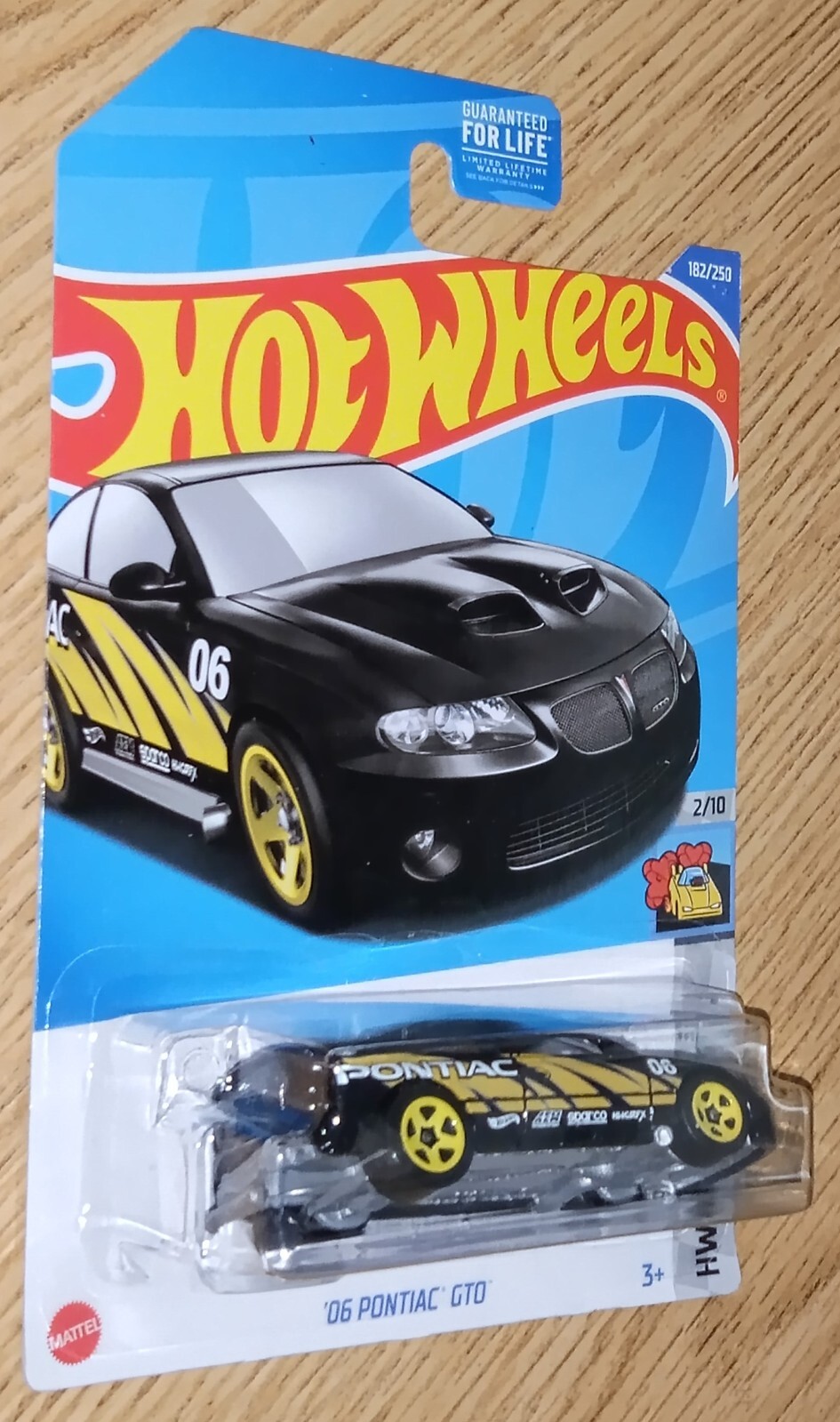 2022 HW 2006 Pontiac GTO 182/250 HW Drag Strip 2/10 HCX70 Damaged Card