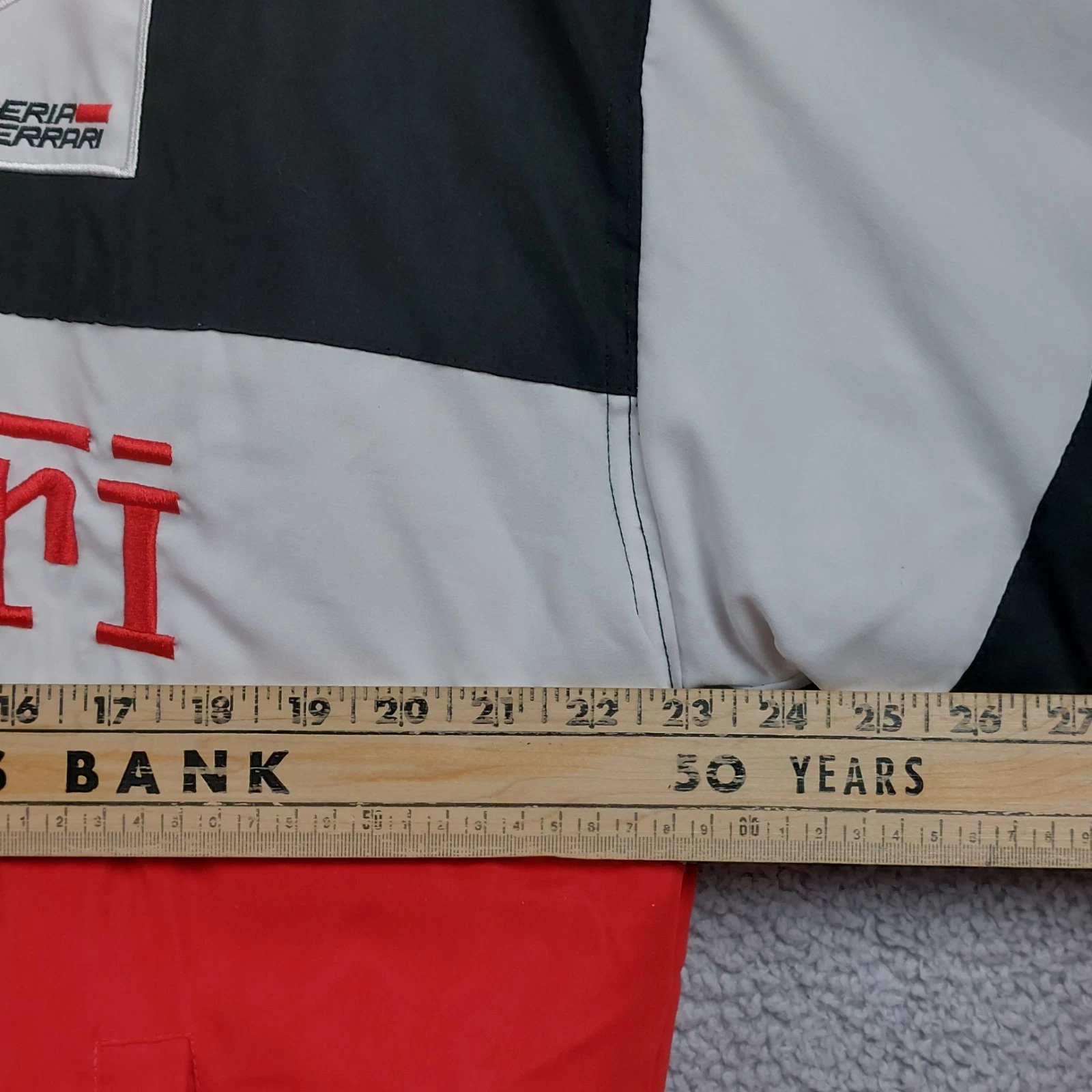 Vintage Scuderia Ferrari Mens Size XL F1 Racing Jacket Bomber Quilted Shell - product detail image 12