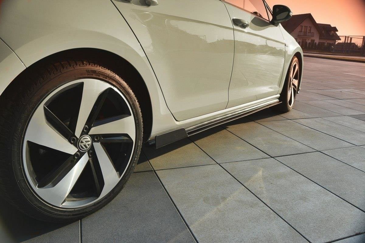 Bas de caisse Maxton Golf 7 GTI Facelift rajout spoiler tuning noir