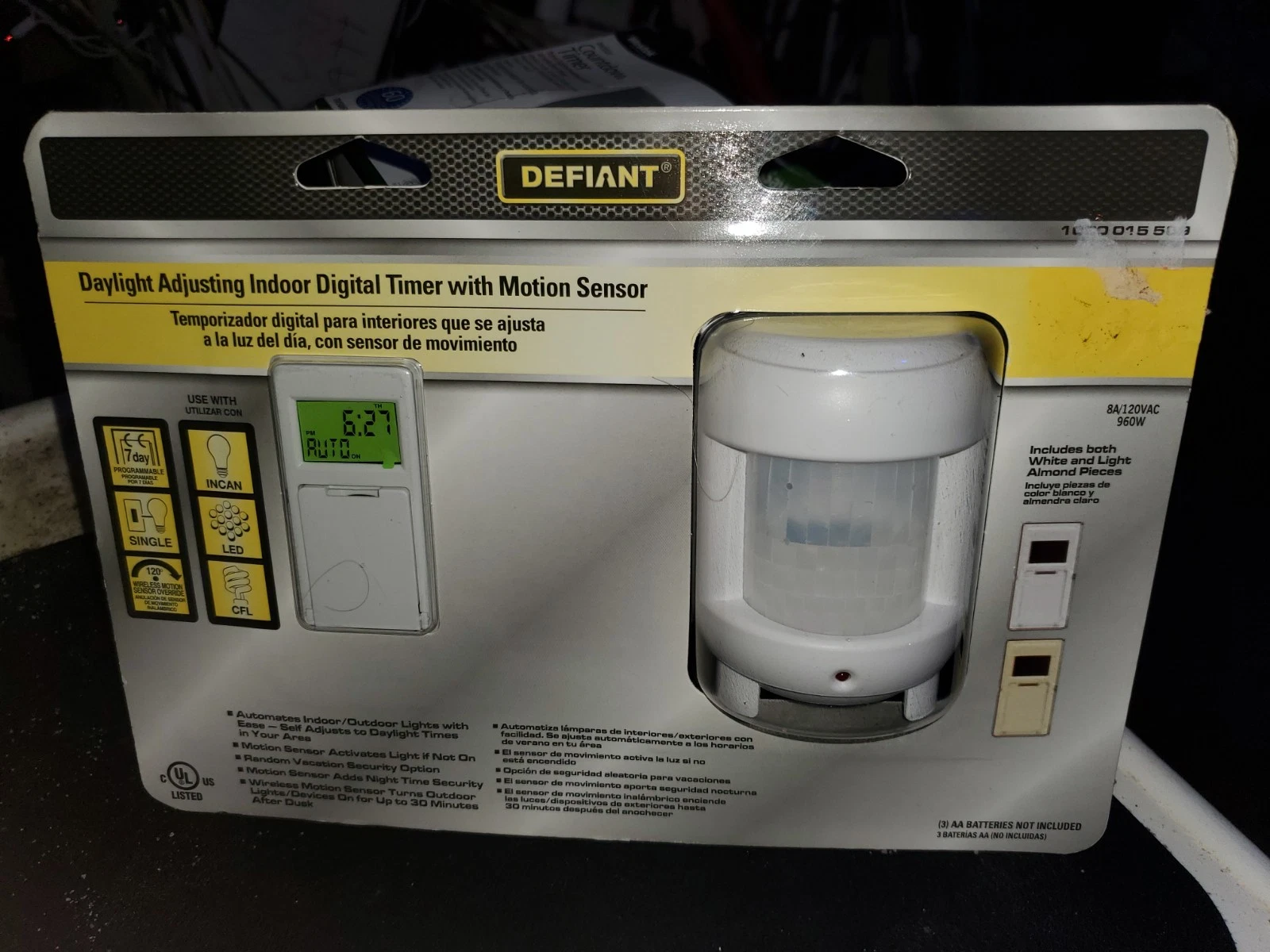 Defiant Daylight Adjusting Indoor Digital Timer With Motion Sensor NEW