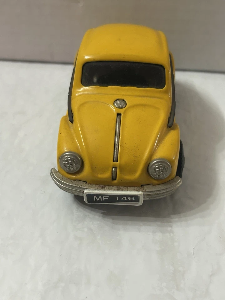 5" Voiture Tin Friction Volkswagen VW Beetle Bug Car, Yellow Bug, Vintage - Image 2 of 4
