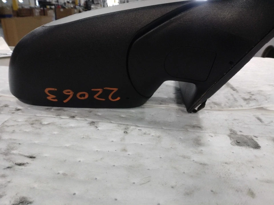 Espejo retrovisor derecho usado se adapta a: Hyundai Accent 2019 carrocería eléctrica color mercado de EE. UU. sin Foto 3 de 4