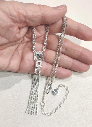 Givenchy Collana con ciondolo in cristallo trasparente tono argento 15" 17 5" W42