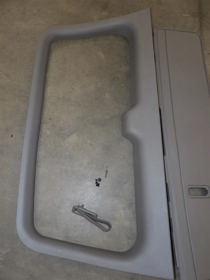 Puerta levadiza superior inferior interior moldura 00-2006 Chevy Tahoe Suburban 922 código peltre Foto 3 de 4