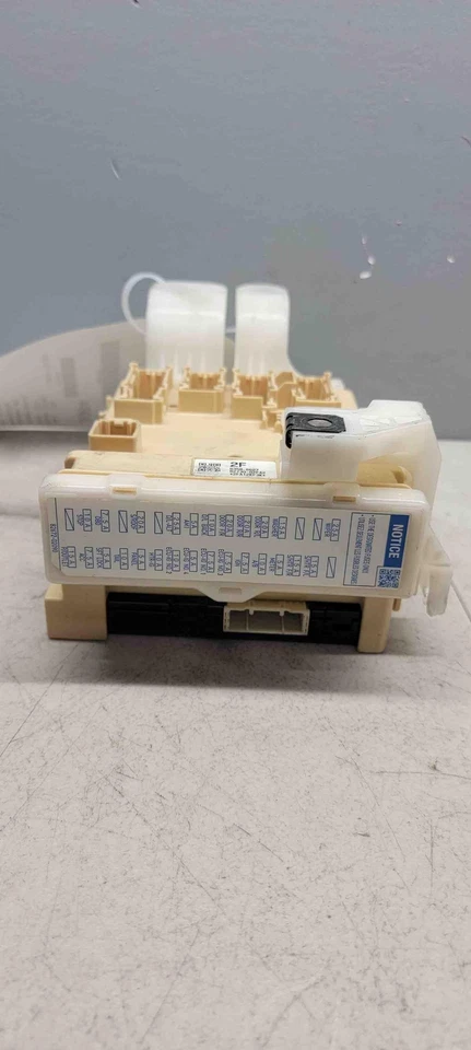 ✅ Toyota Corolla 2016 cabina caja de fusibles PN: 89221-02370 OEM Foto 4 de 4