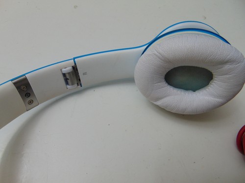 Beats by Dr. Dre Solo HD Wired On Ear Headphones w/ Case - Works & Looks Great! - Picture 8 of 14