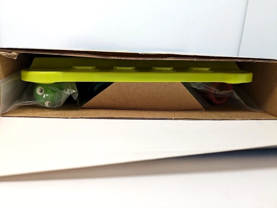 Thinkfun Hoppers Jr Peg Solitaire Jumping Game STEM Preschool 2008 Single NEW - Image 3 of 4