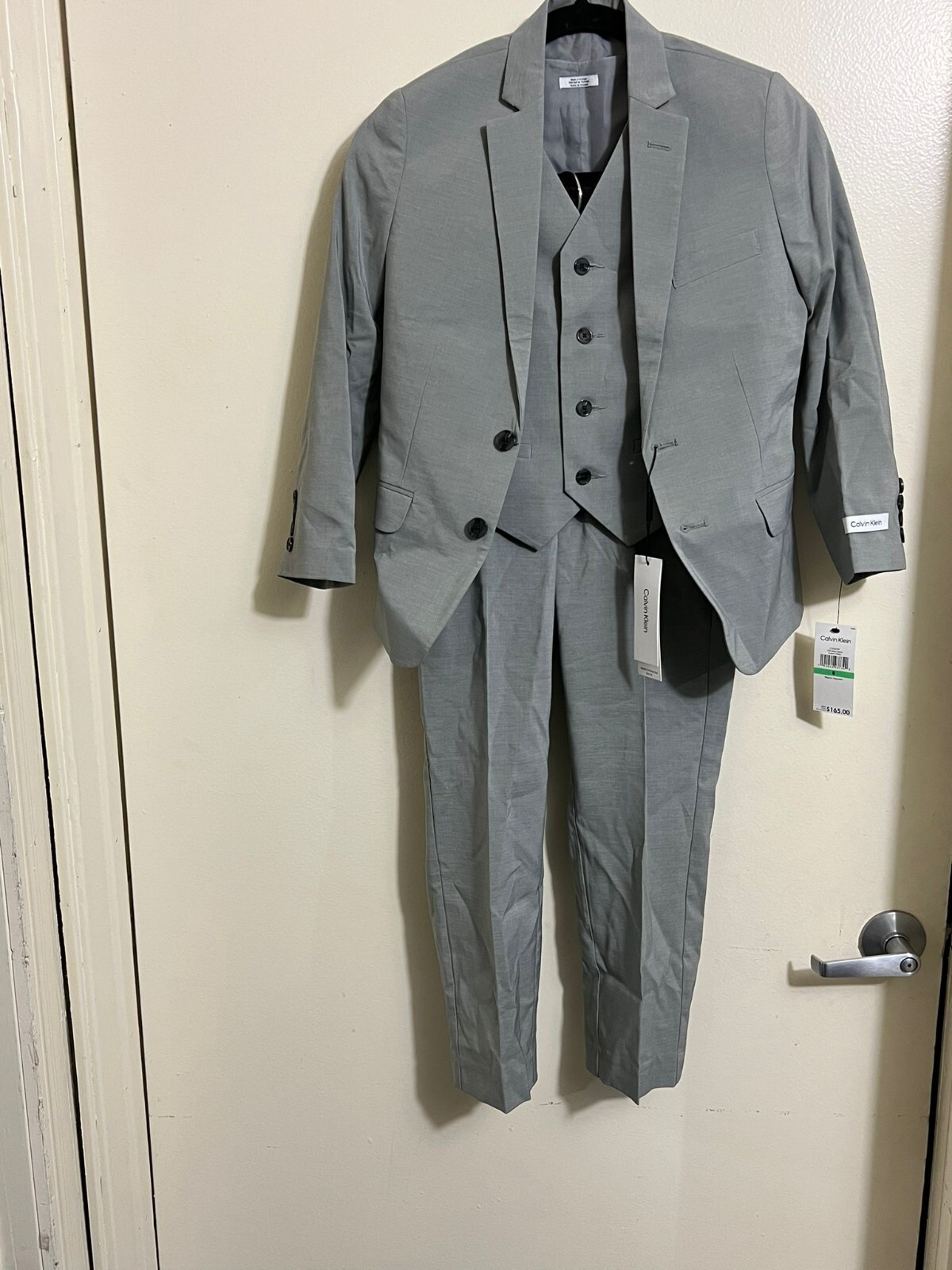 Picture 1 of 8
