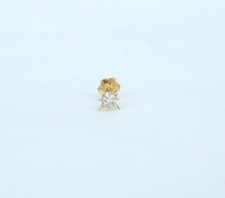 18 KARAT GOLD AND NATURAL DIAMOND NOSEPIN WIT...