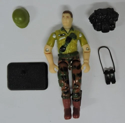 1997 GI JOE DUKE V7 ACTION FIGURE/BINOCULARS/HELMET/BACKPACK/STAND
