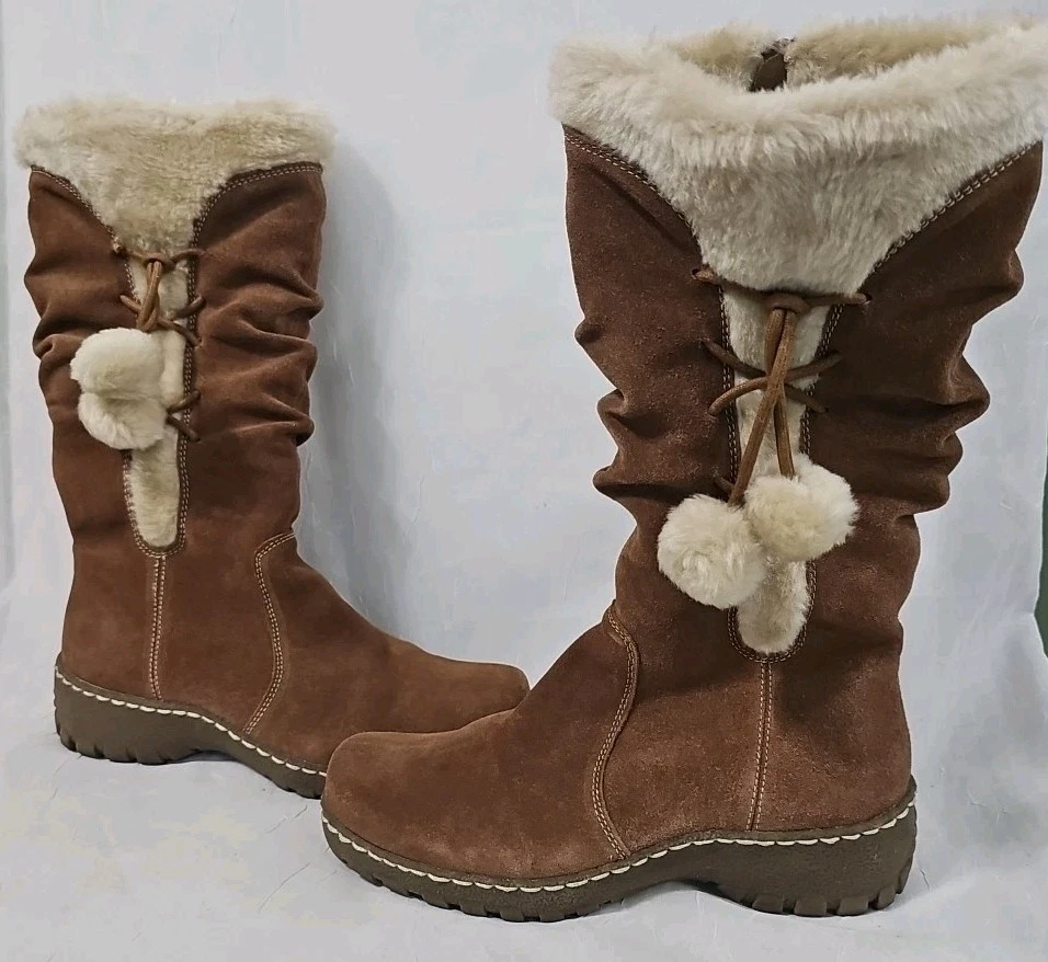 St John's Bay Faux Fur Trim Brown Suede Boots Sz 8 M (B) Brown Pom Poms **READ - Image 2 of 4