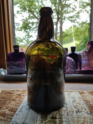 British Rum Or Porter Free Blown Bottle, Circa 1810-1820
