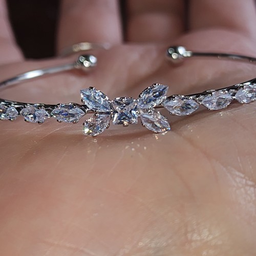 Bling Stackable Adjustable Fashion Bow Bangle Bracelet - 第 2/3 張圖片