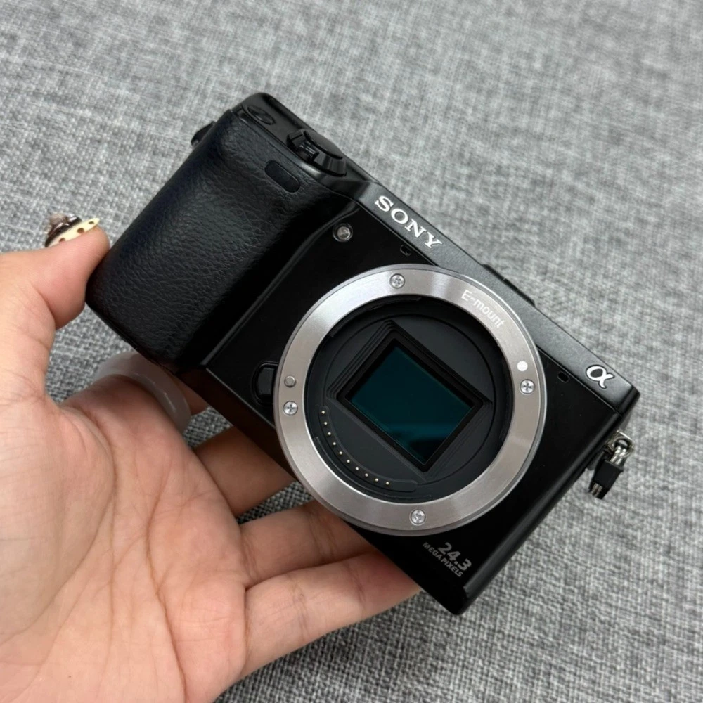 Sony Alpha Nex-7 Mirrorless Interchangeable Lens Cameras for Sale