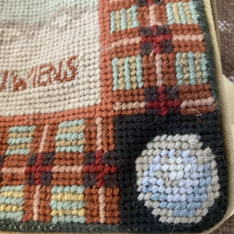 Almohada de punta de aguja | Cojín vertical clásico de verano para golfistas 20x18 Foto 2 de 4