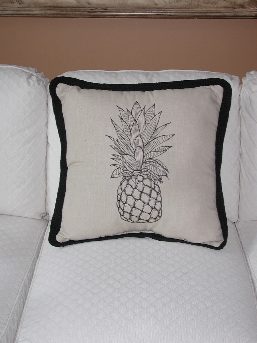 NEW Hampton Bay Beige Black Pineapple Indoor Outdoor Braided Edge
