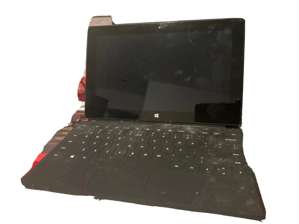 Microsoft Surface RT 1516 Tablet 10.6" Pantalla táctil 2GB RAM 32GB SSD Win RT 8.1 Foto 2 de 3