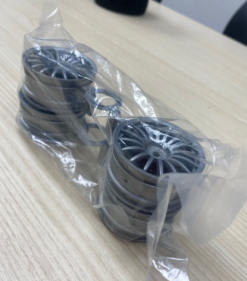VENDEDOR DOS EUA - Rodas de carro de turismo Tamiya cinza 18 raios 26mm (x4) - HPI/Traxxas etc - Imagem 2 de 2