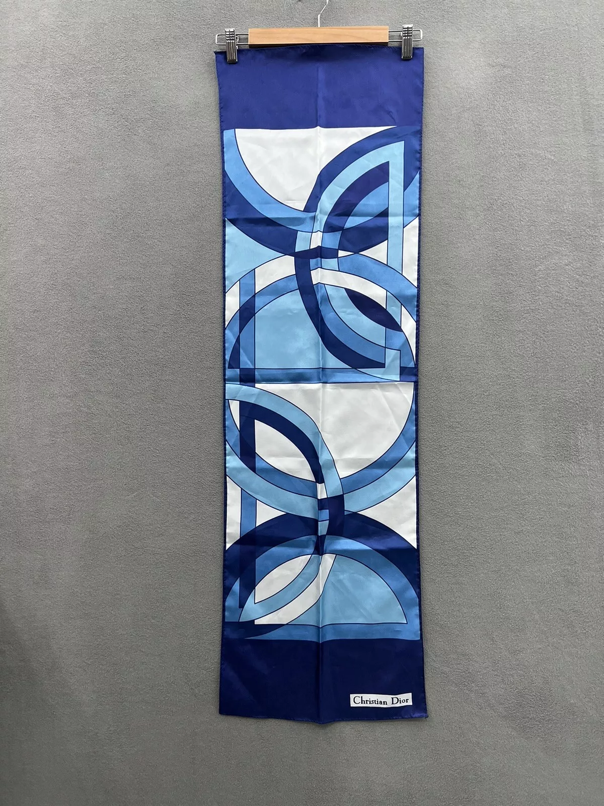 Foulard rectangulaire vintage Christian Dior bleu blanc art géométrique 43