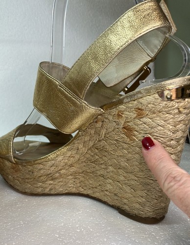 Michael Kors shoes size 8 gold wedge - Picture 4 of 10