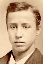 LONG FACED YOUNG MAN. CDV, SATIN GLOSS FINISH. PAW PAW, MICHIGAN.