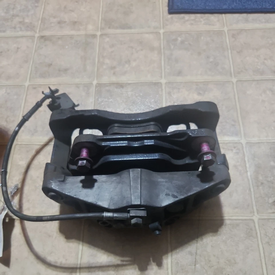 09-15 JAGUAR XF RWD FRONT RIGHT PASSENGER SIDE BRAKE CALIPER ASSEMBLY LOT542 OEM - Image 2 of 4