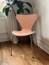 Chaise arne jacobsen n7 rose fritz hansen