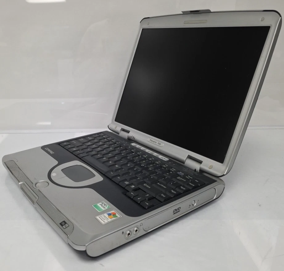 Compaq Presario 700 14,1 pulgadas AMD Duron 1000 MHz Foto 2 de 4