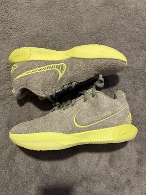 NIKE LEBRON XXI ALGAE BASKETBALL OIL GREEN/VOLT SIZE MEN'S 9.5 [FV2345-302]