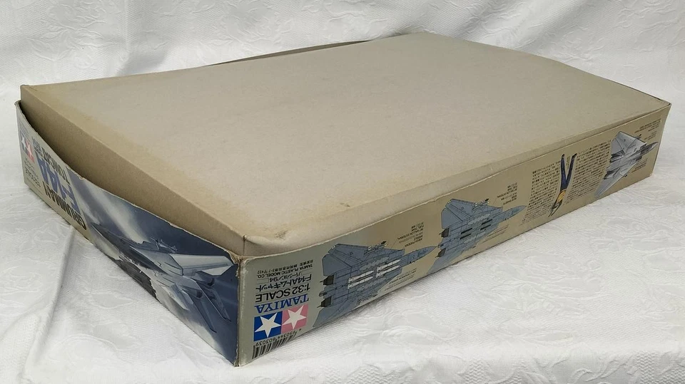 Tamiya Grumman F-14A Tomcat Version19 Plastic Model - Image 3 of 4