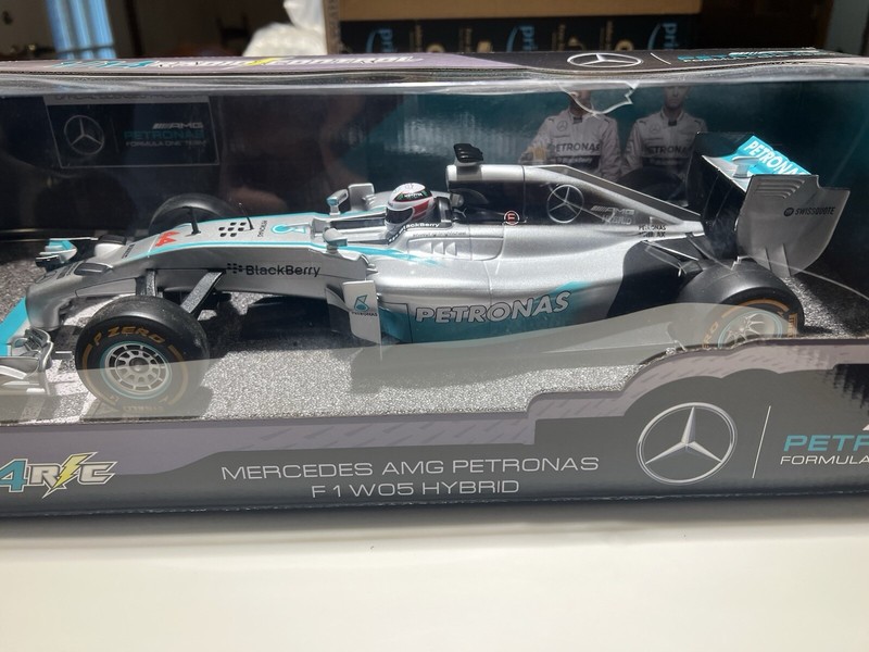 NEW LEWIS HAMILTON Maisto R/C 1/14 Scale HP Mercedes AMG Petronas F1 W05 HYBRID