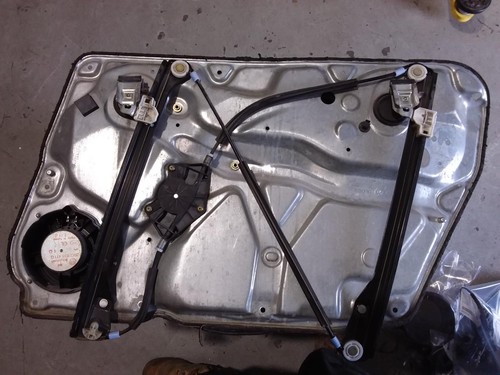 VOLKSWAGEN PASSAT LEFT FRONT WINDOW REG/MOTOR 3B/GP, 03/97-11/05 97 98 99 00 01