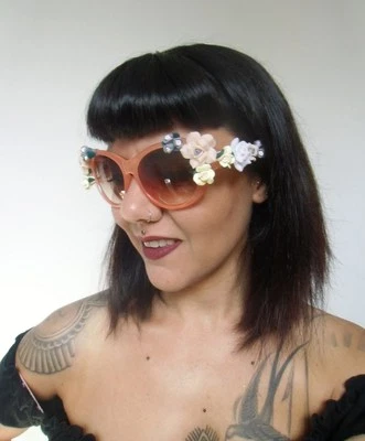 Gafas Sol Retro Pinup Mariposa Montura Rosa Salmón Flores Relieve Original - Imagen 1 de 4
