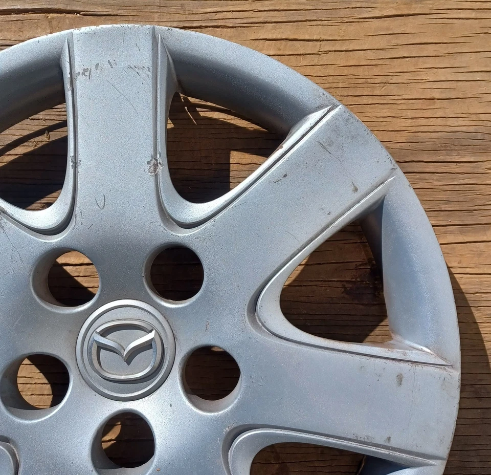 Mazda 3 hubcap 2007-2009 fits 15" wheels, part # 56553, BAN6 37 170 01 - Image 3 of 4