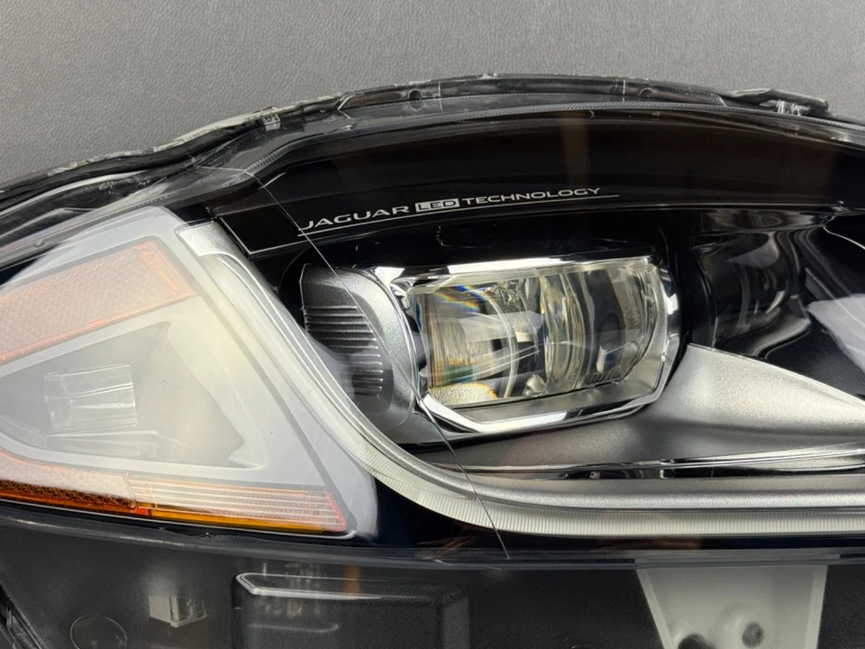 ¡COMO NUEVO! Faro LED completo del lado derecho del pasajero Jaguar XJ XJR 2016-2019 OEM 16-19 Foto 3 de 4