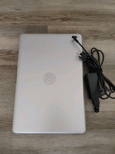 HP Laptop 15.6" Touchscreen Model 15bs-070wm Core i5 - Picture 6 of 11